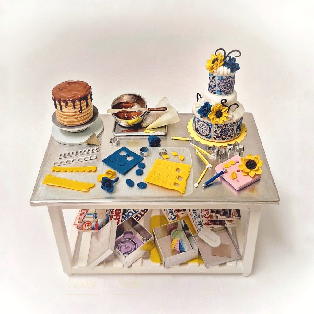 workshop subject: One inch scale cake designer table 